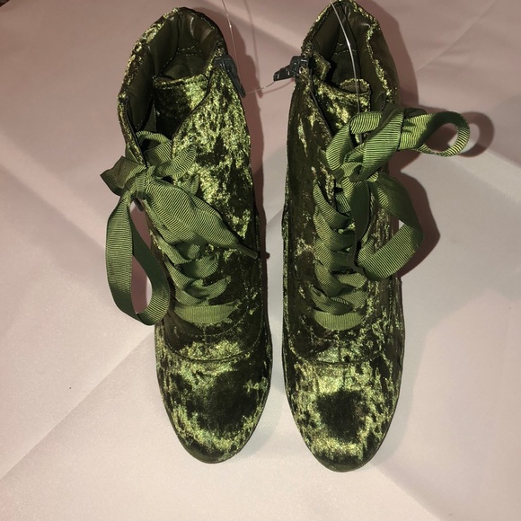 BAMBOO Money Green Velvet Booties - Picture 3 of 3